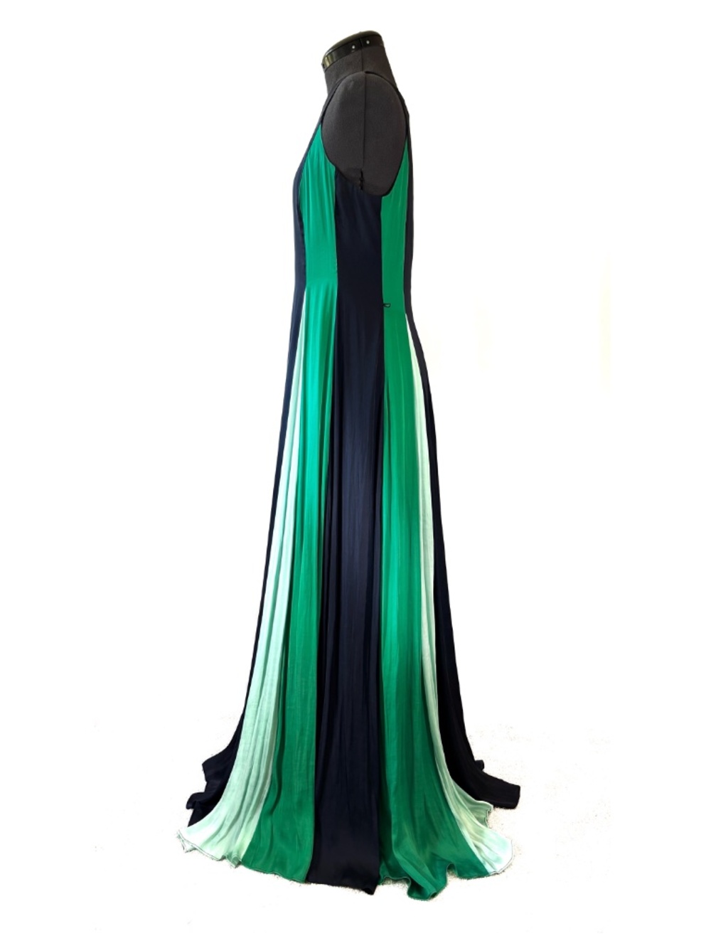 BR Colorblock Dress - Picture 3 of 11